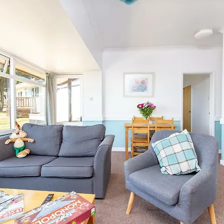 Seaview Holiday Village 4*